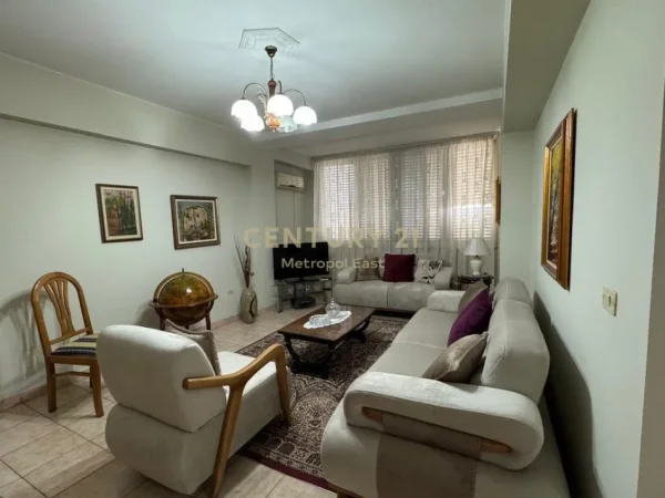 Tirane, jepet me qera apartament 2+1 Kati 5, 106 m² 750 € (Tirane e Re)