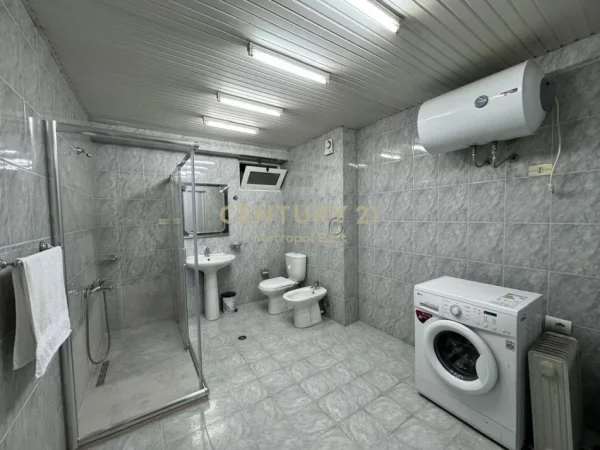 Tirane, jepet me qera apartament 2+1 Kati 5, 106 m² 750 € (Tirane e Re)