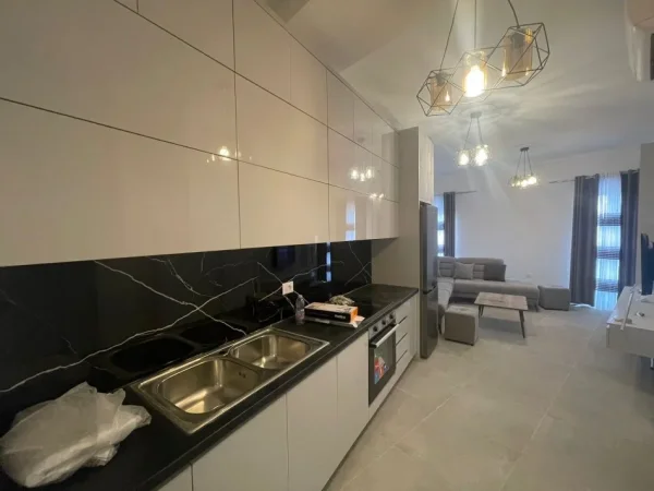Tirane, shitet apartament 1+1 Kati 8, 64 m² 160.000 € (Rruga 21-Dhjetori)