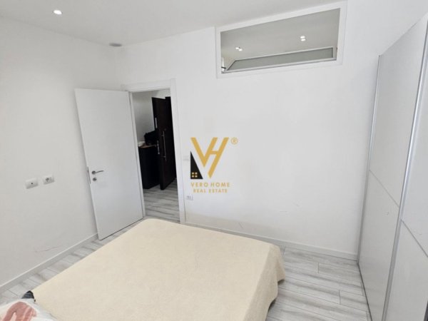 Tirane, jepet me qera apartament 1+1+Ballkon Kati 4, 60 m² 400 € (SHKOZE)