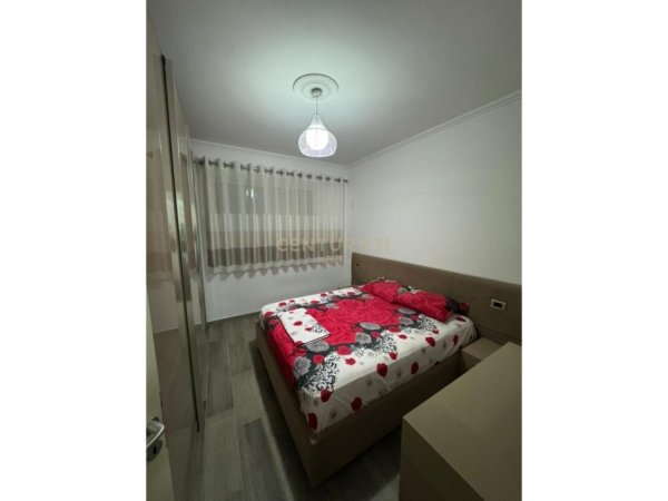 Tirane, jepet me qera apartament 1+1 Kati 8, 65 m² 450 € (Astir)