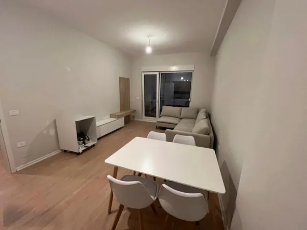 Tirane, shitet apartament 2+1+Ballkon Kati 3, 94 m² 235.000 € (Kompleksi Kontakt)