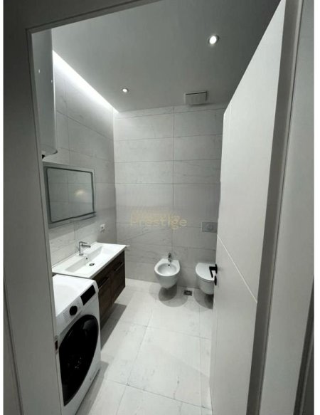 Tirane, jepet me qera apartament 2+1 Kati 4, 110 m² 1.500 € (rruga e elbasanit)