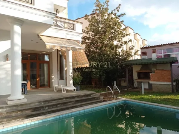 Tirane, shes Vile 2+1+Aneks+Ballkon Kati 3, 773 m² 800.000 € (Vilat Gjermane)