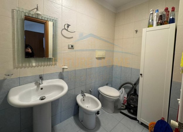 Qira, Apartament 3+1+3+ Post Parkimi, Liqeni Artificial, Tiranë. 