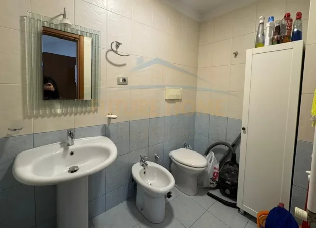 Qira, Apartament 3+1+3+ Post Parkimi, Liqeni Artificial, Tiranë. 