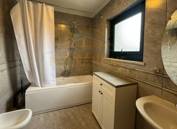 Qira, Apartament 3+1+3+ Post Parkimi, Liqeni Artificial, Tiranë. 