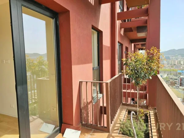 Tirane, jepet me qera ambjent biznesi Kati 19, 78 m² 885 € (Rruga e Kavajes)