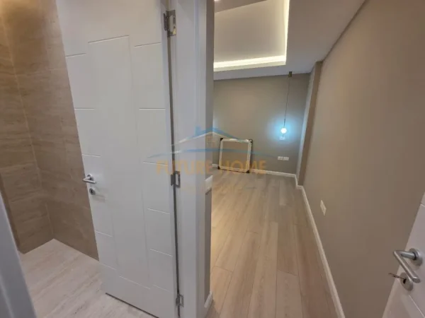 Tirane, shitet apartament 2+1+Aneks+Ballkon Kati 8, 112 m² 320.000 € (ISH EKSPOZITA)