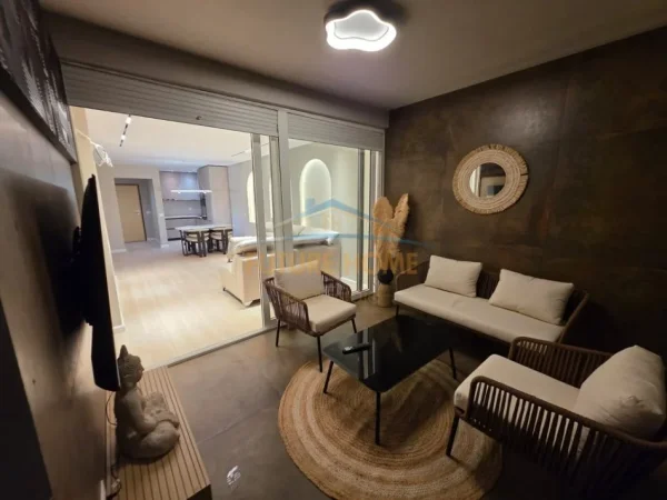 Tirane, shitet apartament 2+1+Aneks+Ballkon Kati 8, 112 m² 320.000 € (ISH EKSPOZITA)