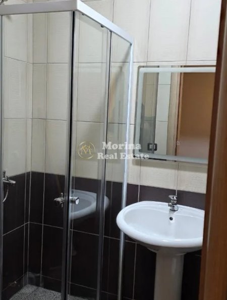 Tirane, jepet me qera apartament 2+1 Kati 6, 120 m² 520 € (Yzberisht)