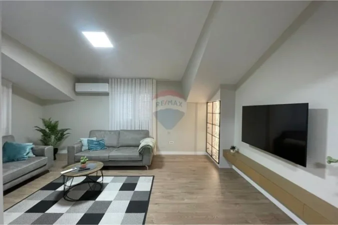 Tirane, jepet me qera apartament 2+1 Kati 2, 1.140 € 