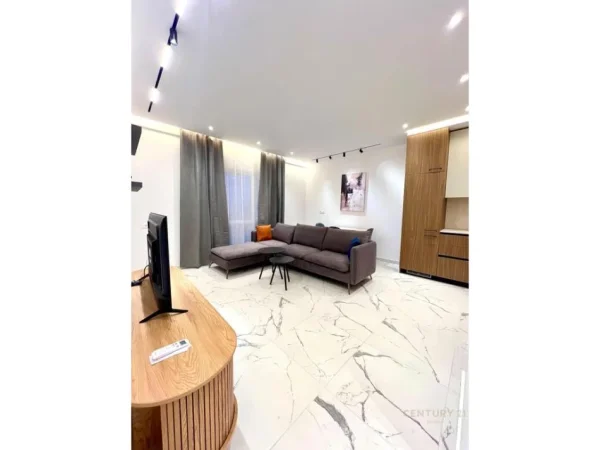 Tirane, jepet me qera apartament 1+1 Kati 6, 66 m² 750 € (Zogu Zi)