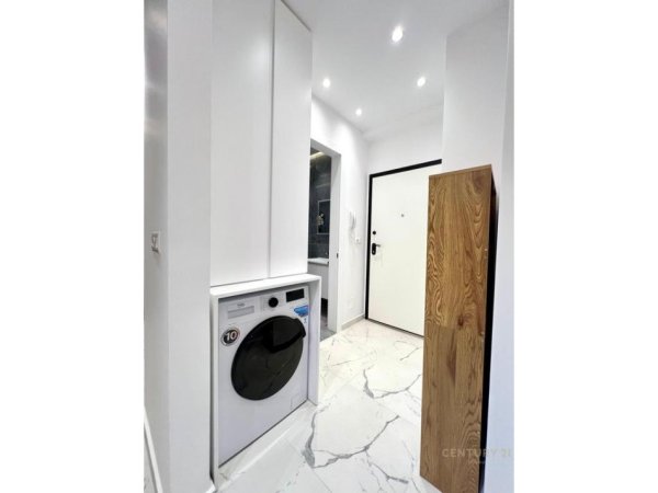 Tirane, jepet me qera apartament 1+1 Kati 6, 66 m² 750 € (Zogu Zi)