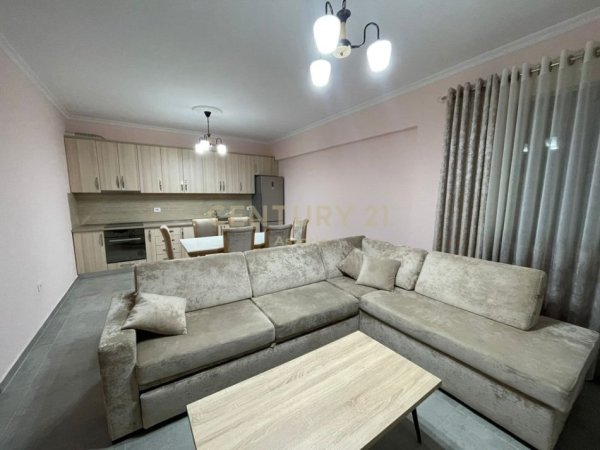 Tirane, jepet me qera apartament 1+1 Kati 5, 77 m² 500 € (Unaza e Re)