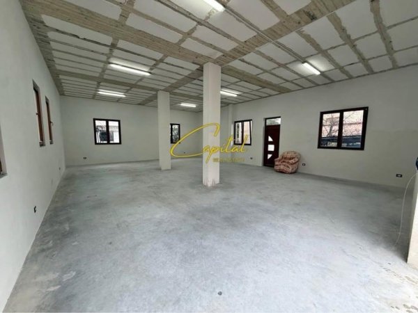 Tirane, jepet me qera magazine Kati 0, 120 m² 650 € (LAPRAKE)