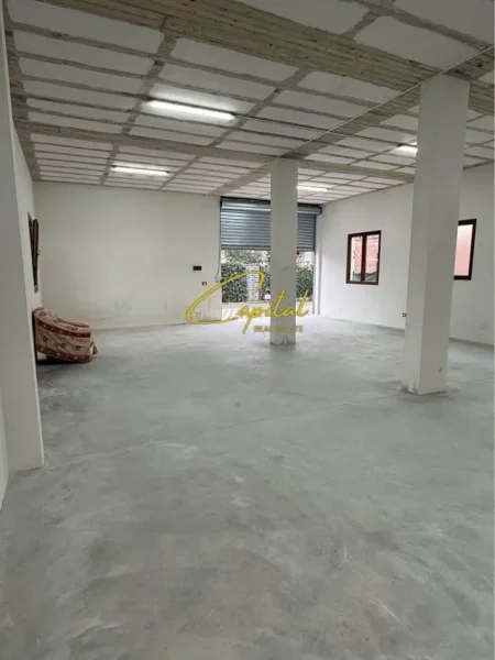 Tirane, jepet me qera magazine Kati 0, 120 m² 650 € (LAPRAKE)