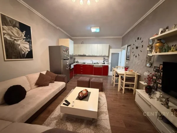 Tirane, shes apartament 2+1 Kati 6, 90 m² 225.000 € (Globe)