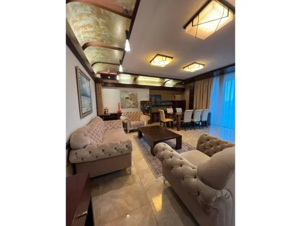 Tirane, jap me qera apartament 3+1+Ballkon Kati 9, 196 m² 2.200 € (GALERIA ETC)