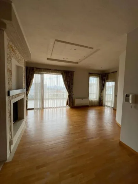 Tirane, shitet Vile , 880.000 € (Vilat Gjermane)