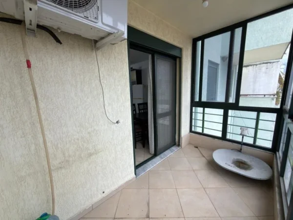 Tirane, jap me qera apartament 2+1+Ballkon Kati 5, 100 m² 550 € (RRUGA 5 MAJI)