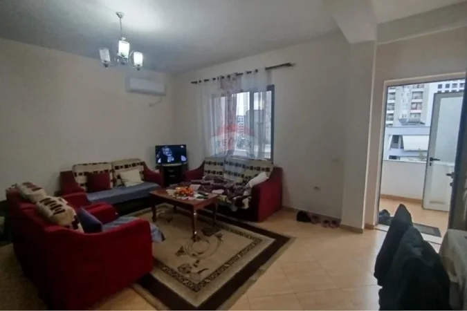 Tirane, jepet me qera apartament 2+1 Kati 4, 90 m² 500 € 