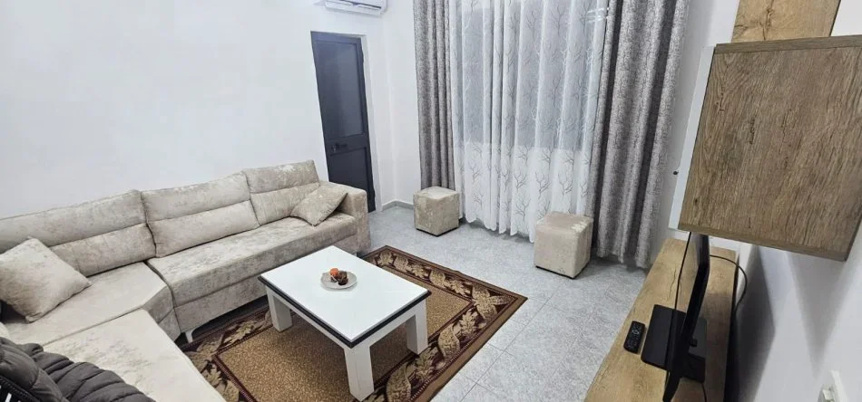 Durres, jepet me qera apartament 1+1 Kati 4, 65 m² 400 € (Lagjia 5)