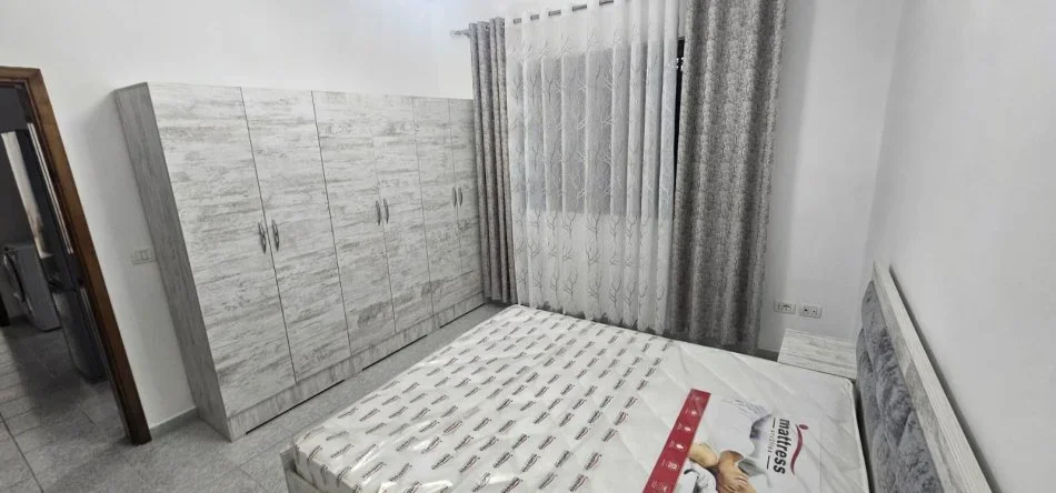 Durres, jepet me qera apartament 1+1 Kati 4, 65 m² 400 € (Lagjia 5)