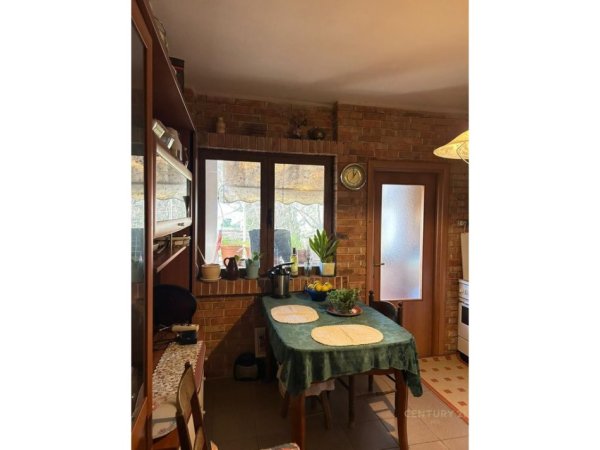 Tirane, shes apartament 2+1 Kati 3, 100 m² 169.000 € (Ambasada Amerikane)