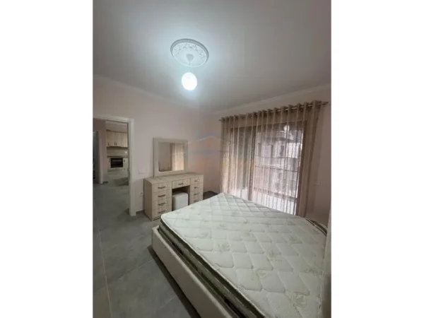 Tirane, jepet me qera apartament 1+1 Kati 1, 77 m² 500 € (Unaza e Re, Oasis Residence, Tirane)
