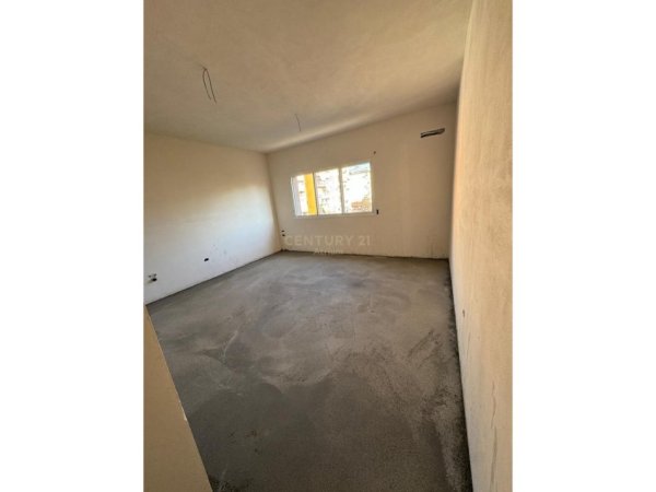 Tirane, shes apartament 2+1 Kati 3, 78 m² 198.000 € (Shkolla e Kuqe)