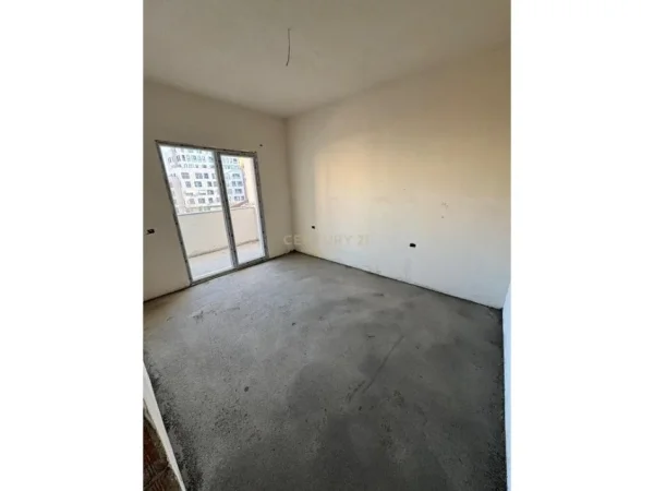 Tirane, shes apartament 2+1 Kati 3, 78 m² 198.000 € (Shkolla e Kuqe)