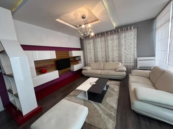 Tirane, jepet me qera apartament 2+1+Ballkon Kati 2, 100 m² 750 € (Kodra e diellit 1)