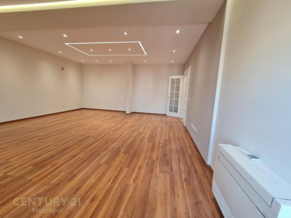 Tirane, shes apartament 3+1 Kati 7, 146 m² 398.000 € (Zogu Zi)
