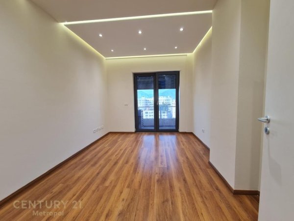 Tirane, shes apartament 3+1 Kati 7, 146 m² 398.000 € (Zogu Zi)