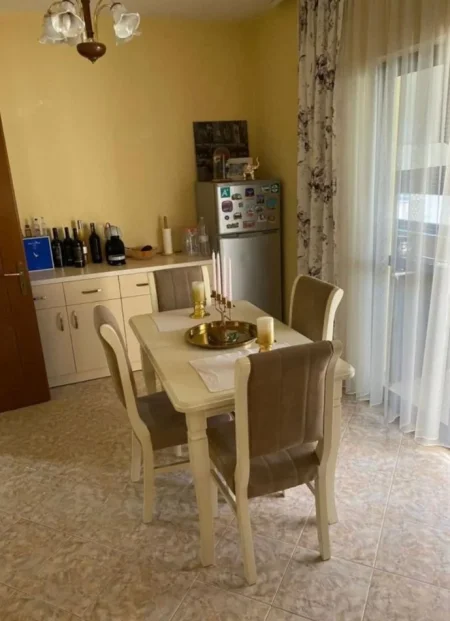 Tirane, jepet me qera apartament 1+1 Kati 6, 75 m² 600 € (rruga kavajes)