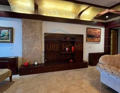 Qera, Apartament 3+1+2, Pranë Downtown, Tiranë