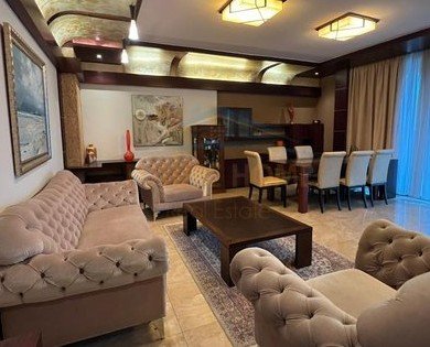 Qera, Apartament 3+1+2, Pranë Downtown, Tiranë