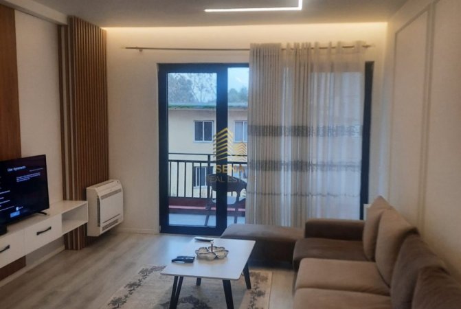 Tirane, jepet me qera apartament 2+1+Ballkon Kati 3, 123 m² 750 € (Farmacia 10)