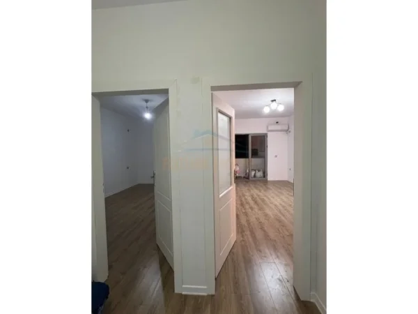 Tirane, jepet me qera apartament 1+1 Kati 6, 74 m² 430 € (Unaza e Re prane Bar Santanes)