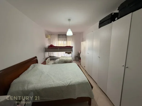 Tirane, shes apartament 1+1 Kati 1, 84 m² 101.000 € (Fresk)