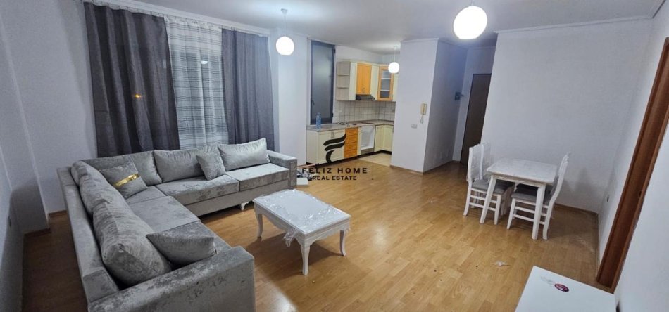 Tirane, jepet me qera apartament 2+1 Kati 3, 115 m² 500 € (YZBERISHT)