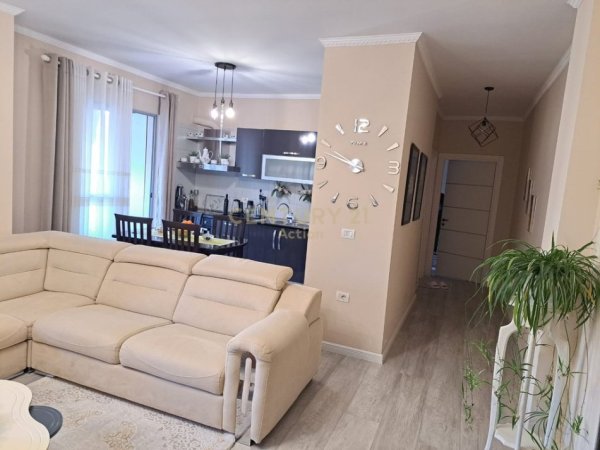 Tirane, shes apartament Kati 1, 114 m² 125.000 € (Fresk)