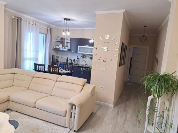 Tirane, shes apartament Kati 1, 114 m² 125.000 € (Fresk)