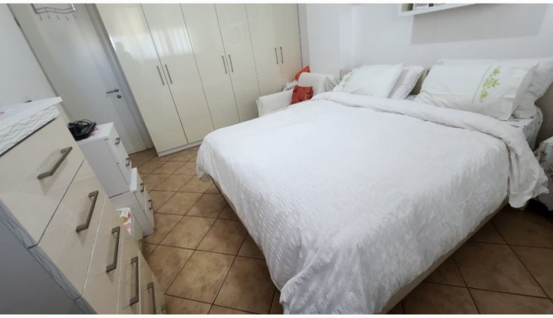 Tirane, jap me qera apartament 1+1+Aneks+Ballkon Kati 4, 1 m² 550 € (Don bosko mbrapa hotel Ferrarit)