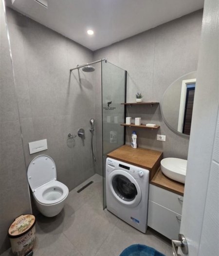 Tirane, jepet me qera apartament 2+1 Kati 6, 138 m² 900 € (KOPSHTI BOTANIK)