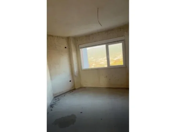 Tirane, shes apartament 3+1 Kati 6, 170 m² 193.000 € (Fresk)