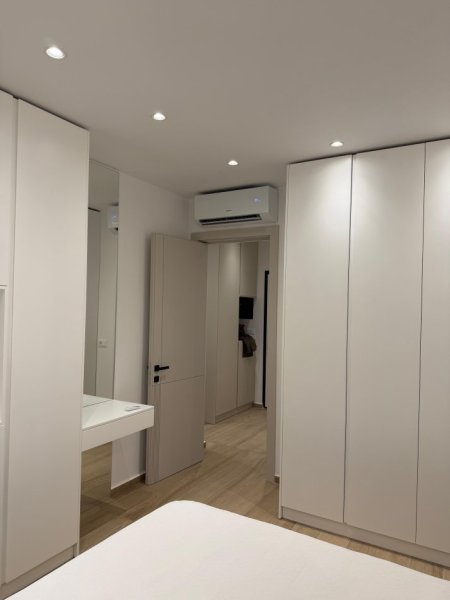 Tirane, jepet me qera apartament 1+1+Ballkon Kati 3, 70 m² 750 € (zogu i zi)