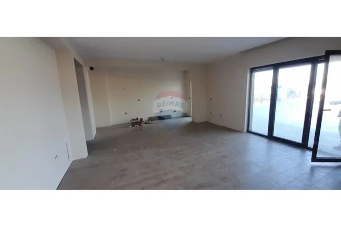 Tirane, jap me qera apartament 3+1 Kati 2, 144 m² 850 € 