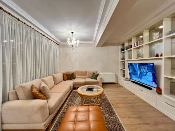 Tirane, jepet me qera apartament 2+1+Ballkon Kati 3, 120 m² 1.000 € (Ne fillim te Rruges, Don Bosko. Tirane)